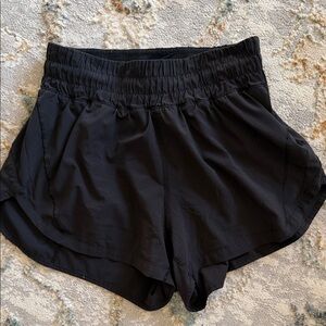 Lululemon tracker HR short 5”